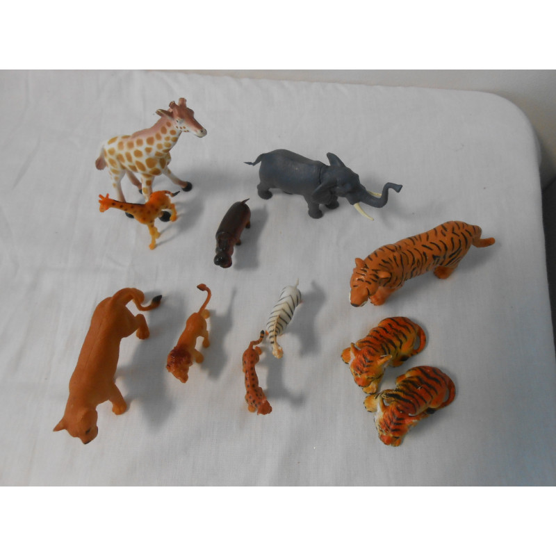 Figurines animaux de la savane