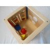 Cube d'activités en bois et couvercle boulier