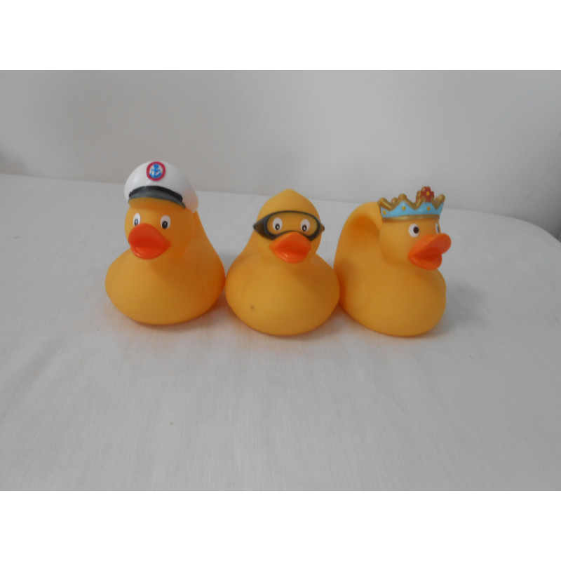 Canards en plastique