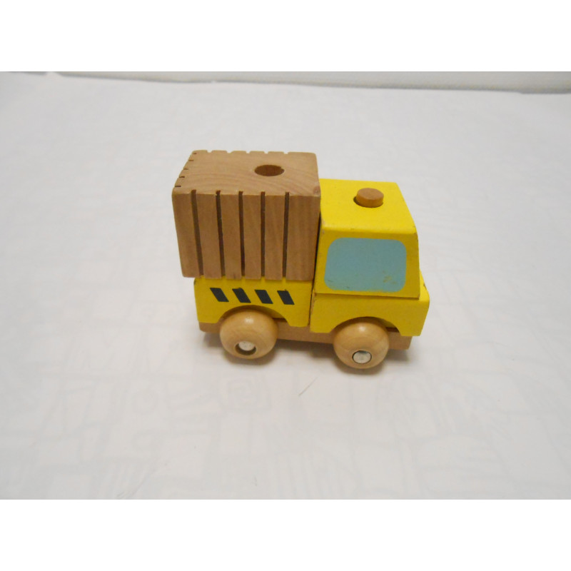 Camion jaune en bois