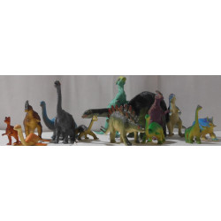 Lot de 14 dinosaures