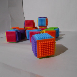 Cubes picots à assembler