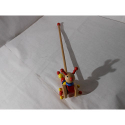 Clown sur roue en bois