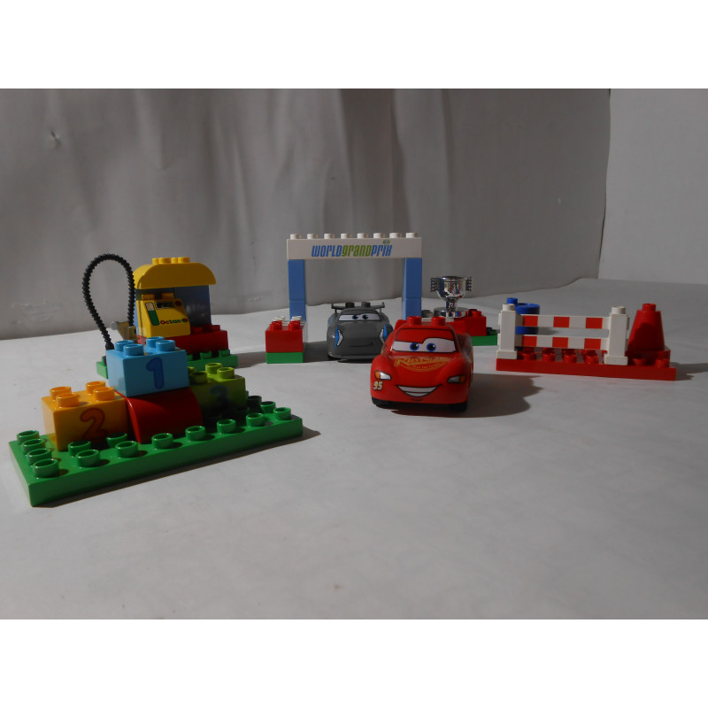 Lego Duplo - La course Cars Disney
