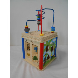 Cube d'activités en bois et couvercle boulier