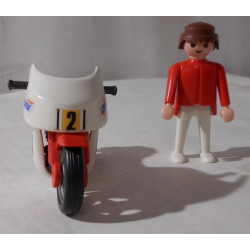 Playmobil- un motard  avec sa moto