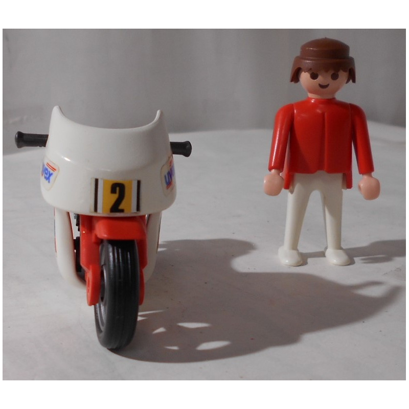 Playmobil- un motard  avec sa moto