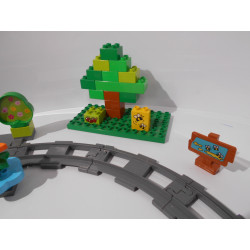 Lego Duplo / Unico - Circuit train Hello Kitty et Tiny Chum