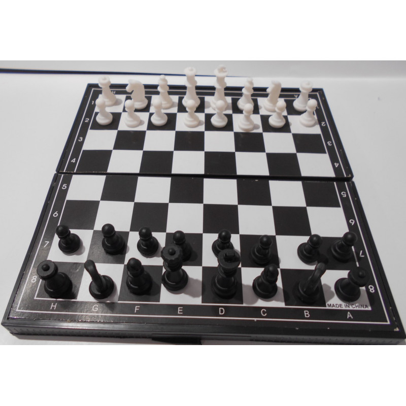 Set de mini jeu: échec, backgammon et dame -L&J