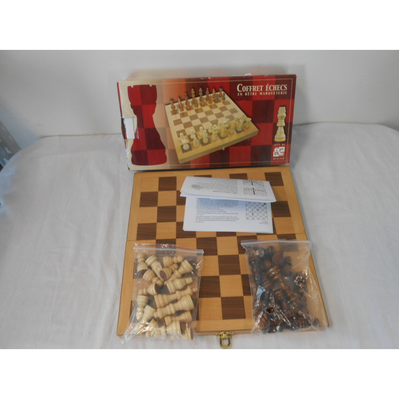 Jeu d'échec en hêtre marquèterie
