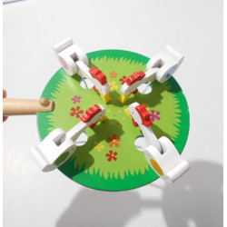 Goki poules qui picorent