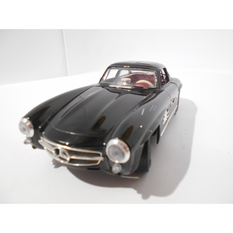 Modèle réduit Bburago 1/18 - Mercedes-Benz 300 SL 1954 (Collection Vintage)