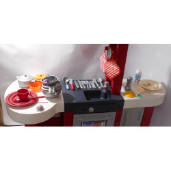 Cuisine pour enfant avec des accessoires - Cuisine Petit Gourmet.