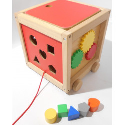 Cube d'activité en bois