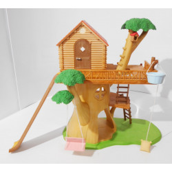 Sylvanian Families - La cabane dans l'arbre + Famille lapin gris