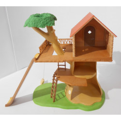 Sylvanian Families - La cabane dans l'arbre + Famille lapin gris