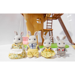 Sylvanian Families - La cabane dans l'arbre + Famille lapin gris