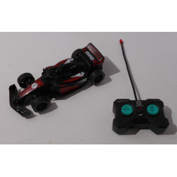 Voiture de course télécommandée F1.