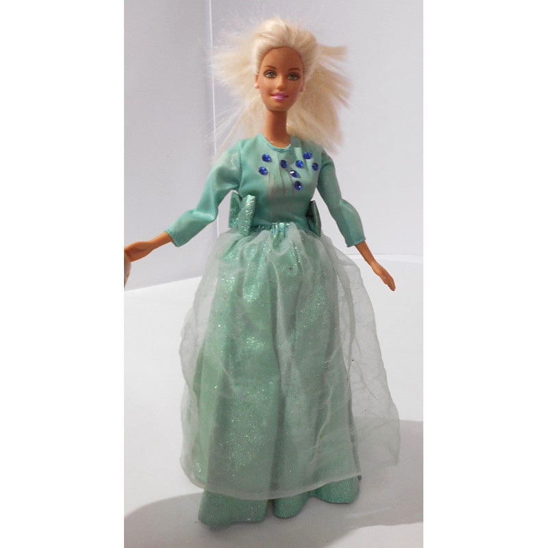 Barbie portant une robe vintage - MATTEL