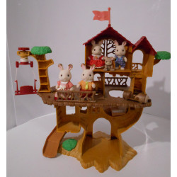 Cabane dans les arbres Sylvanian Families + 5 personnages