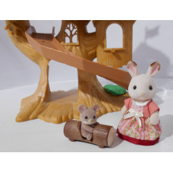 Cabane dans les arbres Sylvanian Families + 5 personnages