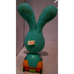 Lapin sur roulettes