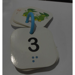 Petit livre dur Les nombres: j'apprends mot par mot