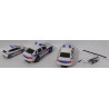 Voiture de police et hélicoptère en lot