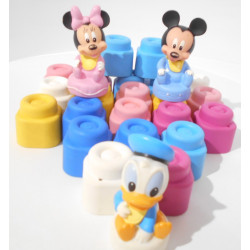 Figurines Disney avec blocs colorés