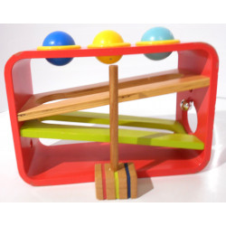 Banc à marteler en bois...