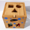 Cube à formes en bois