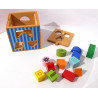 Cube à formes en bois