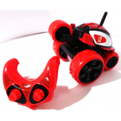 Voiture télécommandée cascadeuse