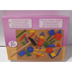 Jeu clou et marteau.