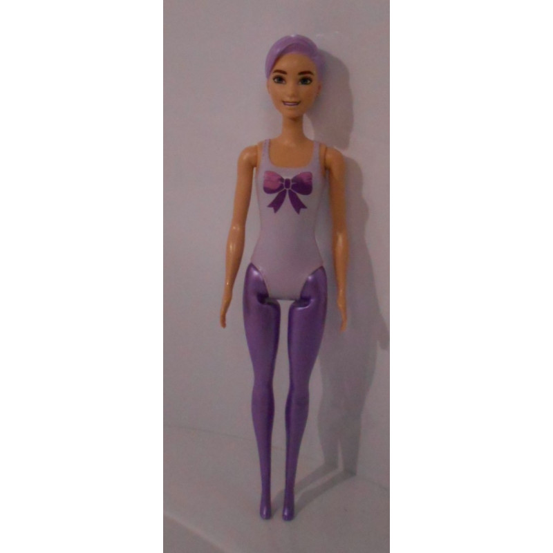 Barbie Mattel cheveux et tenue violette