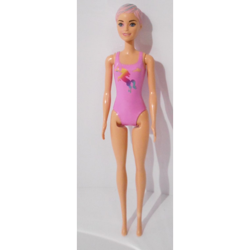 Barbie Mattel cheveux et tenue roses