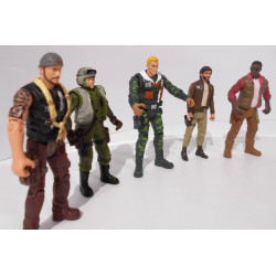 Figurines de soldats et aventuriers