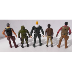 Figurines de soldats et aventuriers