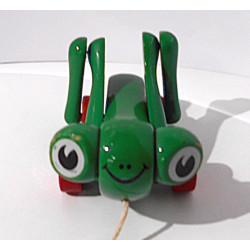 Sauterelle en bois - Kouvalias