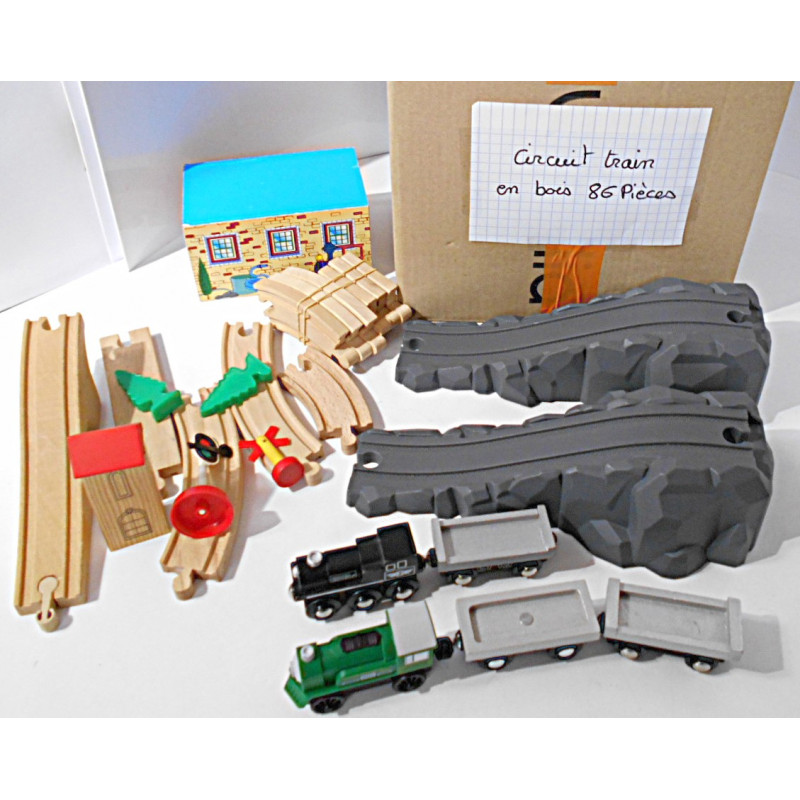 Circuit en bois composé de 86 pièces - Création LRE