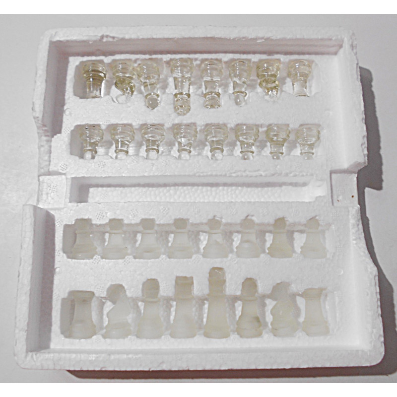 jeu d'échecs en verre