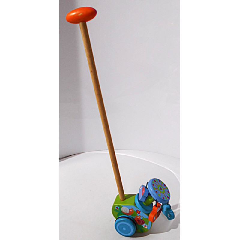 Jouet en bois à pousser
