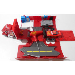 Disney Pixar Cars - véhicule Mack transformable et Flash McQueen