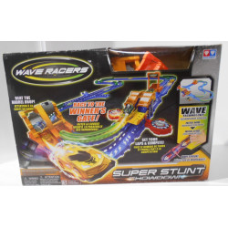Circuit super stunt showdon avec une voiture WAVE RACERS