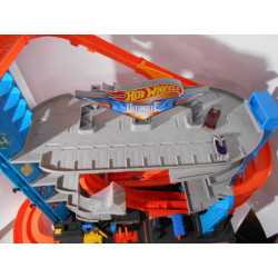 Parking/ circuit requin Hot wheels