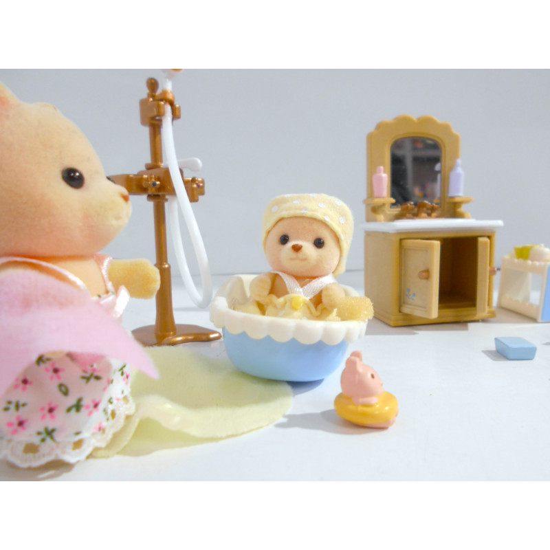 Set de salle de bain - Le bain de bébé ours - Sylvanian Families - Création La remise enjouée