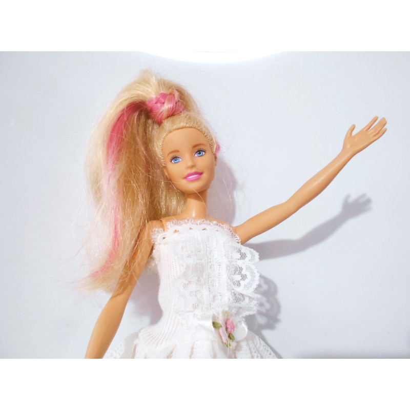 Poupée Barbie en robe de mariée - Mattel