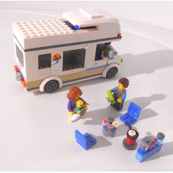 Le Camping-Car de Vacances LEGO 60283