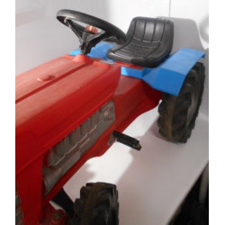 Tracteur à pédales
