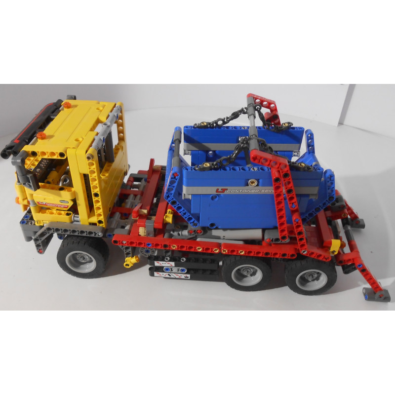 Lego TECHNIC - le camion conteneur - référence 42024